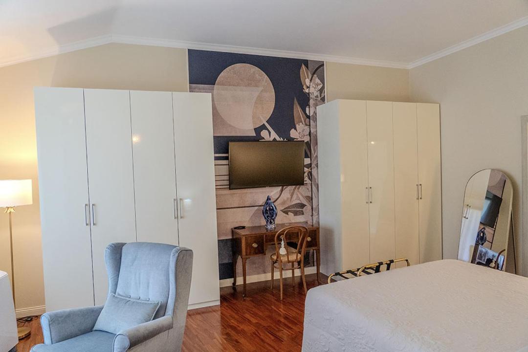 Hotel Domus Fontis Pescaia Spoleto Esterno foto