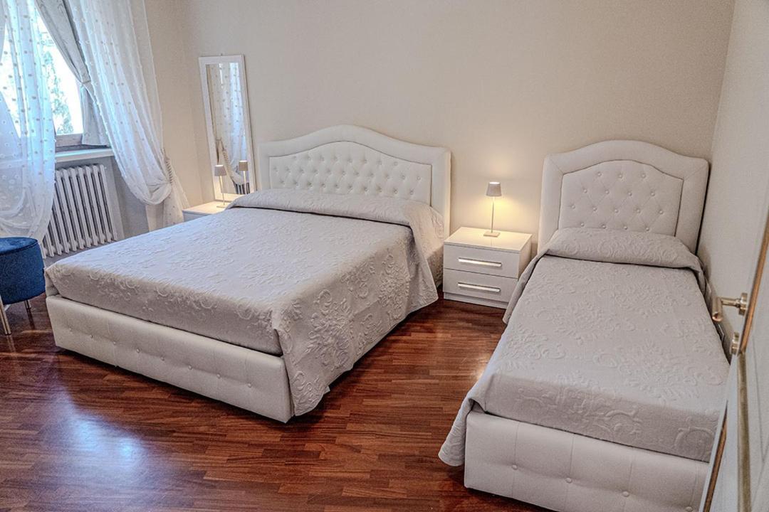 Hotel Domus Fontis Pescaia Spoleto Esterno foto